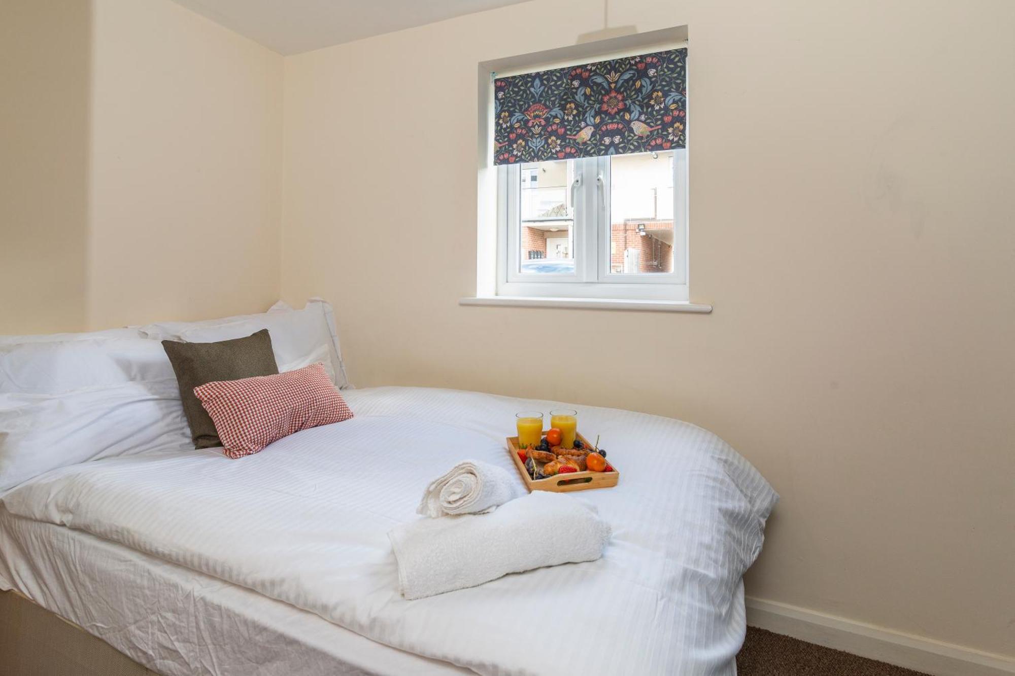 The Vogue Stay, 3 Bedrooms, 2 Bathrooms, Ideal For Jr & Oxford Hospitals, Free Carpark, Conveniently Located For Ring Road Access, 2 Miles From Oxford City Centre Easy Car & Bus Route Exterior foto